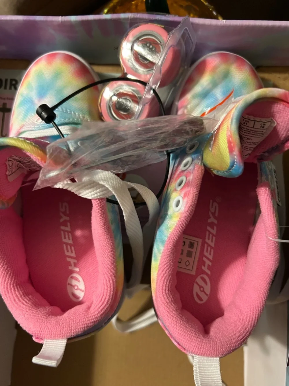 HEELYS The Original Wheeled Shoe Pro 20 Prints Ivory Ella Youth 13C NIB Tie Dye
